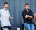 Bild: Daniel Karmann/dpa
Miroslav Klose (l) schaut beim 1. FC Nürnberg genau hin.