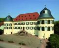 Bild: Herrmann Augspurger
Das Schloss Bergzabern ist zauberhaft. Und weil der Ort eine Partnerstadt von Amberg ist, wird in der Vilsstadt ein Weinfest abgehalten.