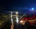 Bild: Feuerwehr Rosenberg/Fabian Schloß
In der Nacht auf Montag führten zwei starke Regenzellen zur Überschwemmung der Bahnunterführung in der Rosenbach/Lohestraße – und das nicht zum ersten Mal.