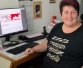 Bild: Paul Zrenner
Monika Grötsch in ihrem Büro in Waldsassen. Seit Januar 2023 gibt es die Anlaufstelle für ältere Menschen am Johannisplatz, jetzt ist für "Leben plus" die weitere Förderung bis Ende 2030 beantragt. Bis dahin will die Quartiersmanagerin zwei große Ziele verwirklicht sehen.