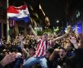Bild: Jorge Saenz/AP/dpa
Nach Paraguays Fußball-Triumph hat der Präsident einen Nationalfeiertag angekündigt.