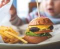 Bild:  Ivan Zhdan - stock.adobe.com
Bei den Food Truck Festivals gibt es nicht nur viele tolle Burger.