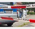 Bild: Kai Moorschlatt/dpa
Die Ermittler sind derzeit damit beschäftigt, umfangreiche Tatortaufnahmen und -vermessungen durchzuführen.