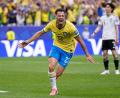 Bild: Ashley Landis/AP/dpa
Siegtorschütze Martinelli feiert.