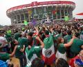 Bild: Ian Robles/eyepix via ZUMA Press Wire/dpa
Mexikanische Fans vor dem Aztekenstadion.