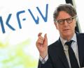 Bild: Arne Dedert/dpa
KfW-Chef Wintels sieht zu viele Investitionsprojekte in der Warteschleife.