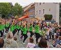 Archivbild: Portner
Hände hoch und Stimmung: Der Auftritt der AWO-Tanzgruppe am Marktplatz Oberviechtach wird sicher auch beim Bürgerfest 2026 einer der Höhepunkte sein.