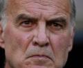 Bild: Natacha Pisarenko/AP/dpa
Sorgt für Verwunderung: Uruguays Cheftrainer Marcelo Bielsa. (Archivbild)