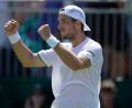Bild: Brian Inganga/AP/dpa
Jan-Lennard Struff jubelt über seinen Sieg.