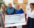 Bild: Armin Kraus (armin.kraus1@gmx.de)
MAV-Vorsitzende Margit Morris, Jubilar Erwin Kraus, Pflegedienstleitung Brigitte Riederer und Geschäftsführerin Birgit Singer-Grimm bei der Spendenübergabe.