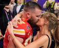 Bild: John Locher/AP/dpa
Die Gerüchteküche um die mögliche Hochzeit von Swift und Kelce brodelt. (Archivfoto)