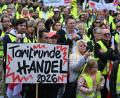 Bild: Federico Gambarini/dpa
Handelsbeschäftigte streikten in den vergangenen Wochen mehrfach für höhere Löhne. (Archivbild)