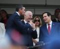 Bild: Andre Penner/AP/dpa
Die Anwesenheit von Paraguays Präsident Santiago Peña hatte seiner Mannschaft bei der Auftaktniederlage gegen die USA kein Glück gebracht. (Archivbild)