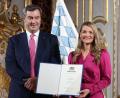 Bild: Karl-Josef Hildenbrand/dpa
Söders eigene Gesundheitsministerin Gerlach (r.) sieht die Pläne der schwarz-roten Koalition in Berlin zu den strengeren Regeln für Krankschreibungen kritisch. (Archivbild)