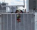 Bild: ---/Feuerwehr Frankfurt am Main/dpa
Die Gondel hing auf Höhe des 44. Stocks.