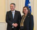 Bild: Christoph Trost/dpa
Ilse Aigner auf Auslandsreise: In Sarajevo wurde sie von Staatspräsident Denis Becirovic empfangen.