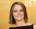 Bild: Jordan Strauss/Invision via AP/dpa
Oscar-Preisträgerin Jodie Foster glaubt, dass das Drehbuch zum Erfolgsfilm „F1“ mit Brad Pitt möglicherweise von künstlicher Intelligenz geschrieben wurde. (Archivbild)