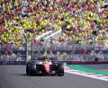 Bild: David Davies/PA Wire/dpa
Lewis Hamilton gibt in Silverstone den Ton an.
