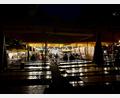 Bild: san
Auf dem Amberger Mariahilfberg ist die Nacht hereingebrochen. Ausgeschenkt werden darf bis 22.30 Uhr. Sitzen bleiben darf man im Prinzip so lange wie man will – wenn's sein muss, auch bis zum Morgengrauen.