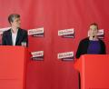 Bild: Kay Nietfeld/dpa
Linke-Politikerin Violetta Bock und Rechtsanwalt Johannes Franke in Berlin. Hat die Linke vor Gericht Erfolg?