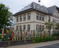 Bild: Arnold Koch
Die neue Kindertagesstätte „Krabbelkiste II“: Das alte Schulgebäude wurde barrierefrei umgebaut und wird im Juli feierlich eröffnet.