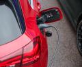 Bild: Jan Woitas/dpa
Die Nachfrage nach Elektroautos hat im ersten Halbjahr wieder deutlich angezogen. (Archivbild)