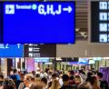 Bild: Andreas Arnold/dpa
Im Sommer-Hochbetrieb sorgt das neue EU-Grenzverfahren für zusätzliche Wartezeiten am Flughafen. (Symbolbild)