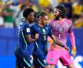 Bild: Petr David Josek/AP/dpa
Brasiliens Raphinha (M.) steht vor dem Comeback. (Archivbild)