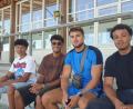 Bild: mr
Der deutsche Nationalspieler Nene Brown (Zweiter von links) mit ein paar Kumpels am Samstagnachmittag auf der Tribüne des Schwarzenfelder Sportparks.