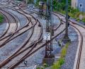 Bild: Jens Büttner/dpa
Das Bundesverkehrsministerium hatte in den Haushaltsverhandlungen auf mehr Geld für Neu- und Ausbauprojekte bei der Bahn gedrängt. (Archivbild)