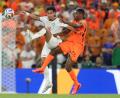 Bild: Addison Simmons/AP/dpa
Wechselt zu Real: Denzel Dumfries. (Archivbild)