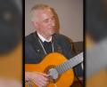 Bild: Konrad Rosner
Josef Triebenbacher, der Pfarrer mit der Gitarre, feiert Goldenes Priesterjubiläum.