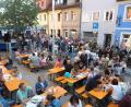 Bild: Klaus Trenz
Sitzplätze waren in der Auerbacher Außengastronomie bei der Veranstaltung "Sommer in der Stadt" vor allem gegen Abend immer schwerer zu bekommen.