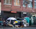 Bild: Darryl Dyck/The Canadian Press/AP/dpa
Das Elend in der Hastings Street in Vancouver ist groß. (Archivbild)