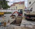 Bild: Tobias Gräf
Der Pfarrplatz in Sulzbach ist bis voraussichtlich Mittwoch, 8. Juli, wegen eines Wasserrohrbruchs gesperrt.