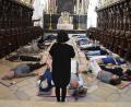 Bild: Ulla Britta Baumer
An der Veranstaltung "Aktionsraum Schlaf" in der Basilika nahmen 23 Personen teil. Künstlerin Anne Glassner aus Wien leitete das Projekt, das vom Kunstobjekt Badehaus Maiersreuth ins Leben gerufen wurde als einen Teil der Reihe "Dormitorium".