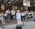 Bild: Martin Staffe
Einen schwungvollen Auftakt des Ugandafestes bescherte die "Metro Big Band“ mit Sängerin Ines Stumböck.