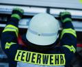 Symbolbild: Rolf Vennenbernd/dpa
Feuerwehrleute löschten die Flammen auf dem Campingplatz.