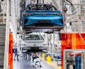 Bild: Hauke-Christian Dittrich/dpa
Neue Sparpläne bei VW verunsichern die Belegschaft. (Archivbild)