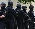 Bild: Lennart Preiss/dpa
Schwerbewaffnete Polizisten am Welfen-Gymnasium in Schongau.