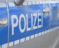 Bild: Malin Wunderlich/dpa
Hunderte Liter Wandfarbe flossen aus einem Lkw-Auflieger und hinterließen eine kilometerlange, weiße Spur auf der Fahrbahn. (Symbolbild)