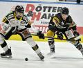 Bild: Hubert Ziegler
Für den ERSC Amberg (schwarz) steht das Rahmenprogramm der Eishockey-Bayernliga fest.