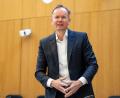 Bild: Lennart Preiss/dpa
Ex-Wirecard-Chef Markus Braun bei einem Prozesstag im Sommer 2025. (Archivbild)