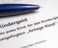 Bild: Jens Büttner/dpa-Zentralbild/dpa
In mehreren Stufen soll das Kindergeld künftig „proaktiv“ ausbezahlt werden - ohne Antrag, also ohne Papierkram. (Symbolbild)