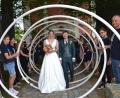 Bild: Peter Garreiss
Julia Hierold und Christian Wolf feierten Hochzeit. Pfarrer Klösel traute das Paar.