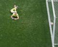 Bild: Mark J. Terrill/AP/dpa
Auch Österreichs Nationalkeeper Alexander Schlager steht vor einem Wechsel zu Werder Bremen. (Archivbild)