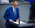 Bild: Bernd von Jutrczenka/dpa
„Wir haben zudem am Rande des Nato-Treffens in Ankara mit der amerikanischen Regierung vereinbart, dass amerikanische Tomahawk-Raketen von uns erworben und in Deutschland stationiert werden“, sagte der Kanzler.
