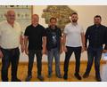 Bild: Josef Rosner
Zur Verschwiegenheit verpflichtet wurden die neuen Ortssprecher der Gemeinde Leonberg. Im Bild (von links) Bürgermeister Johann Burger, die Ortssprecher Harald Teubner, Johann Ockl, Michael Bayer und Zweiter Bürgermeister Josef Weiß.