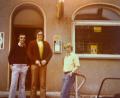 Bild: Erich Ehbauer
1974 vor der Sportwirtschaft: Hier war der Treffpunkt für das Dreifaltigkeitsviertel und darüber hinaus. Von links Gerd Schelenz, Erich Ehbauer und Horst Busch.