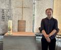 Bild: san
Pfarrer Bernd Schindler im Martin-Schalling-Haus in Kümmersbruck, seiner bisherigen Wirkungsstätte als evangelischer Pfarrer. Nach 16 Jahren verlässt er jetzt die Amberger Paulanergemeinde und unterrichtet künftig an Gymnasien Religion.